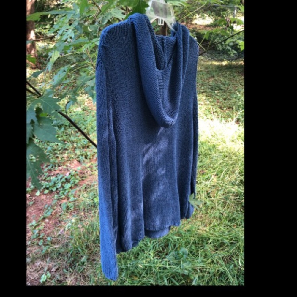COLDWATER CREEK DENIM BLUE V-NECK KANGAROO POUCH HOODIE PULLOVER SWEATER